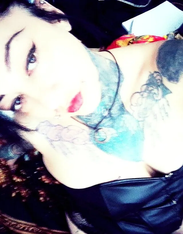 Let me brighten up your day with a melting delicious relaxing massage followed by some refreshing sex