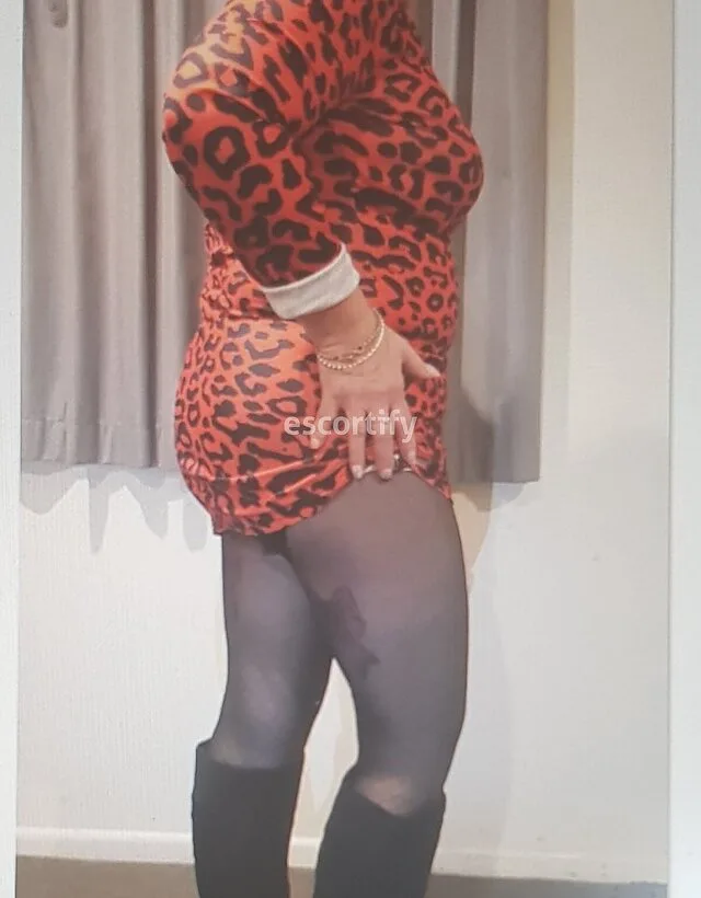 CaraXX (BJ Queen)