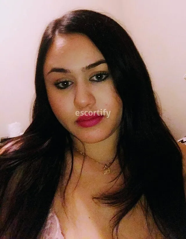 Doing incalls & outcalls tonight! 💋